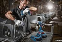Bosch Unplugs 18V Batteries with New Wireless Charger
