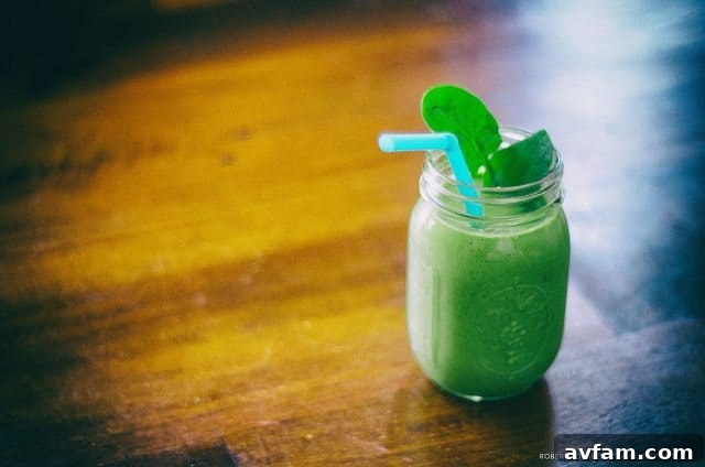 Fresh Green Smoothie for a Healthy Morning Start green smoothie