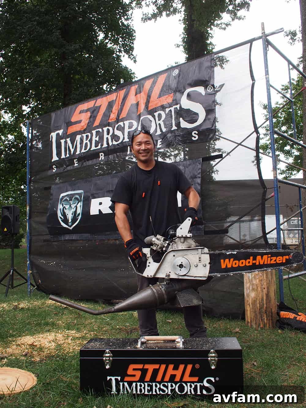 Assembling Stihl cordless power tools