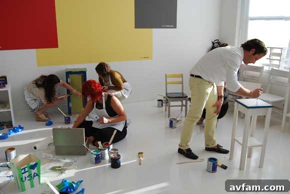 Nate Berkus and Laura Dahl Laura Dahl painting alongside Nate Berkus at the Valspar event.