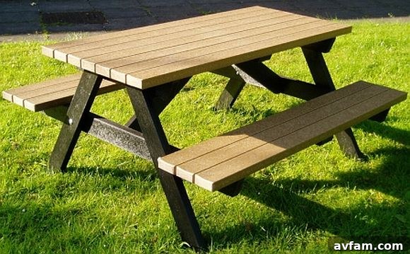 Crafting Your Own Picnic Table 2 DIYPicnicTable.jpg
