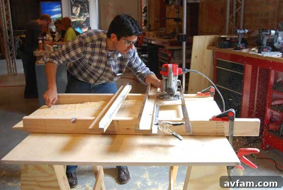 Brett McKay focused on his build during the Craftsman DIY Blogger Summit