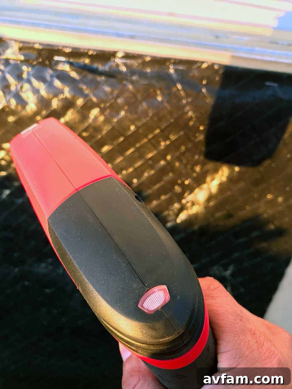 Battery indicator on the Arrow E21 Cordless Electric Staple Gun
