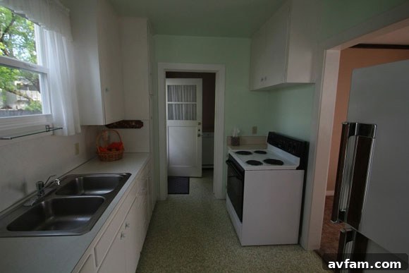 kitchen-before-countertops.jpg