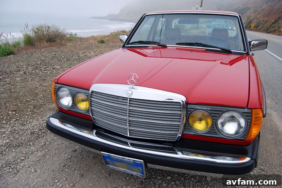 Hand-Painted Legacy: Pinstriping Classic Cars 4 Front View of Mercedes-Benz 300D with Custom Pinstripe