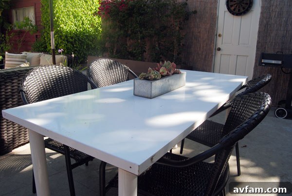 lowes-outdoor-dining-area.jpg