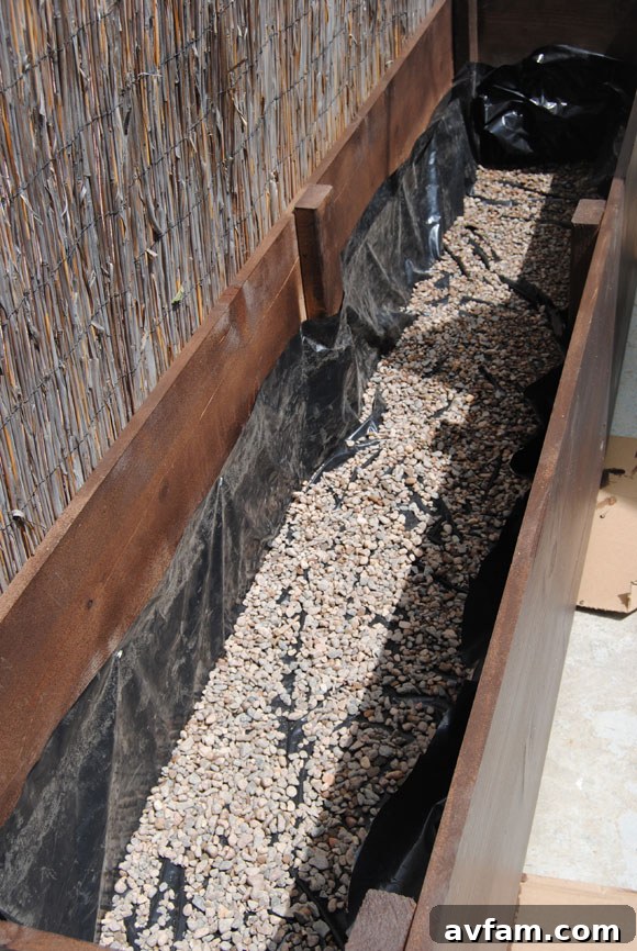 Gravel Base for Drainage Pea Gravel Drainage Layer in Planter