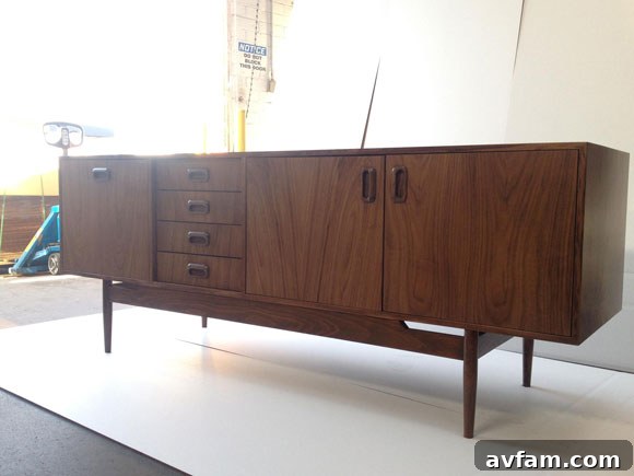 earl-credenza.jpg