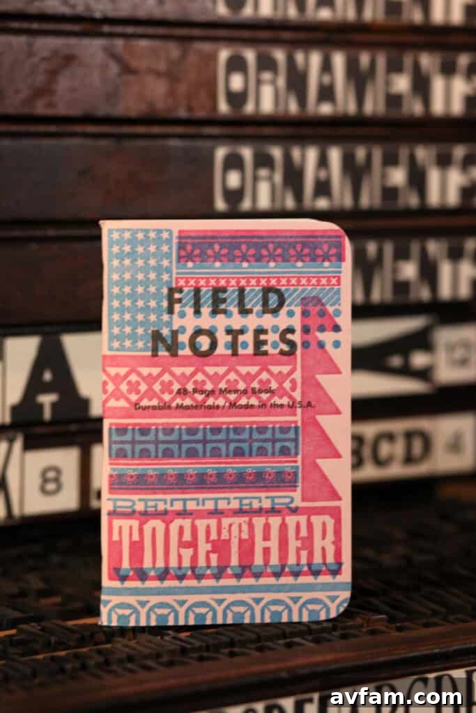 Field Notes Single Book A single Field Notes memo book from the United States of Letterpress series, with a focus on its unique cover art and high-quality construction.