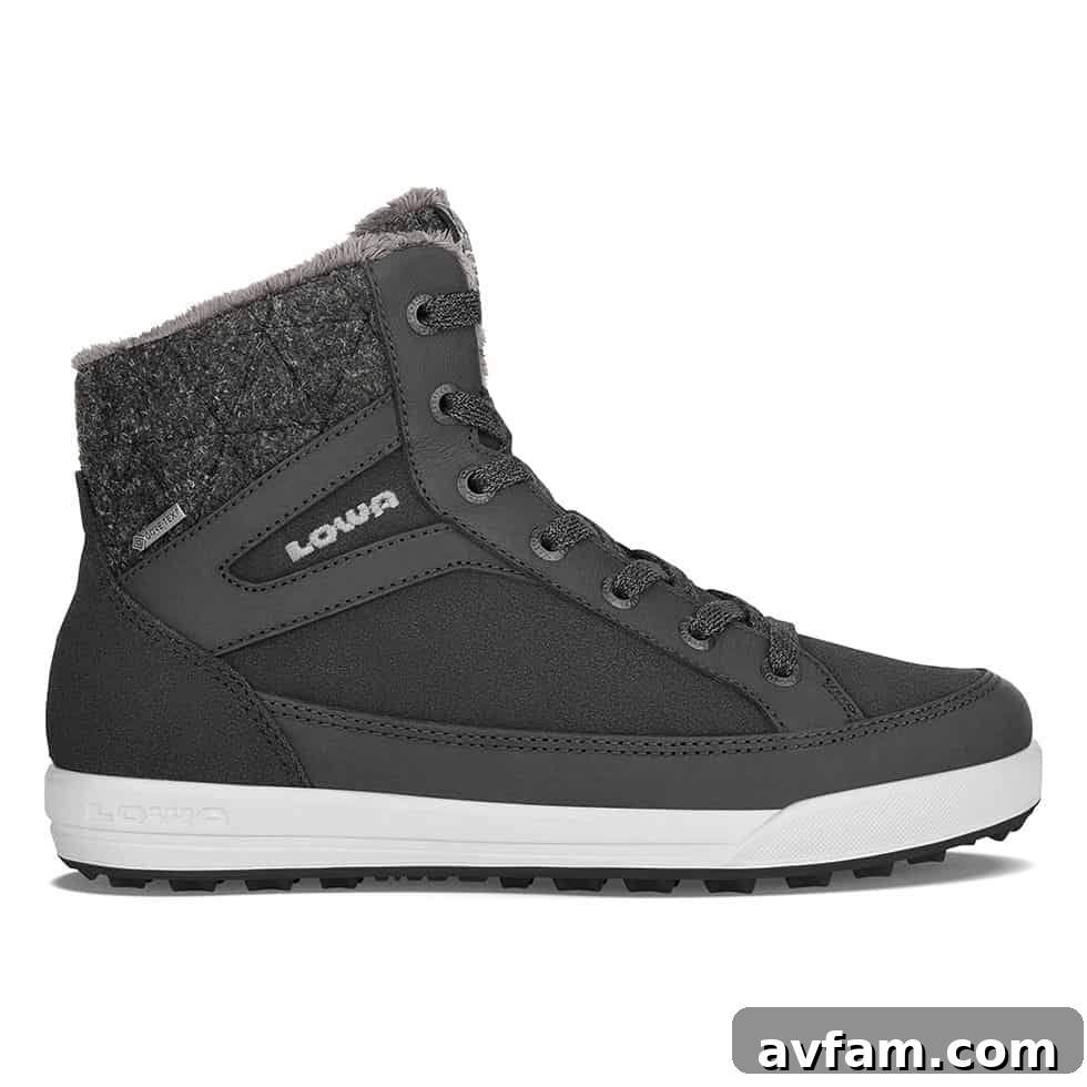 Lowa Casara GTX Ws Lowa Casara GTX Ws boot for urban and apres-ski
