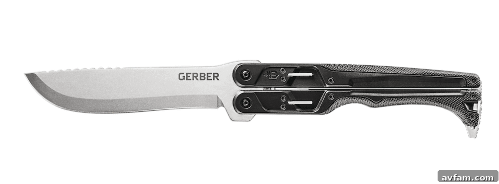 Gerber Doubledown ergonomic handle and weight-forward design for chopping