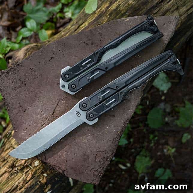 Gerber Doubledown folding machete in closed position