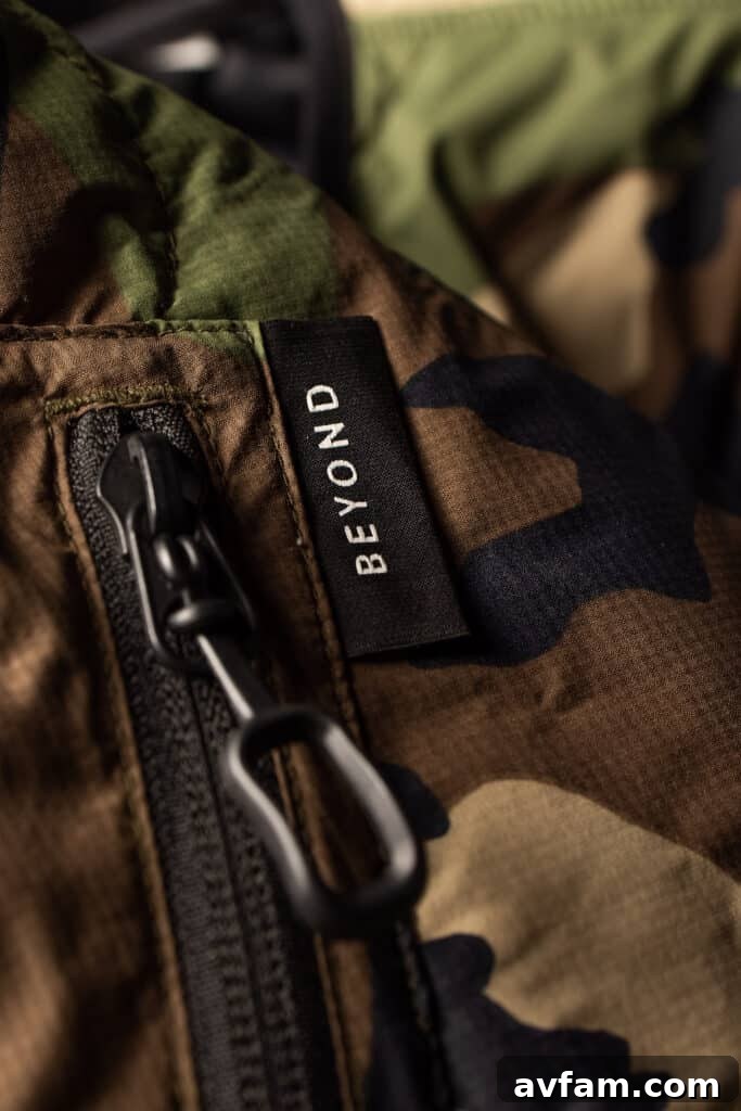 Jacket Side Gusset Close-up of the Clutch Field Liner K3 Jacket's side gusset