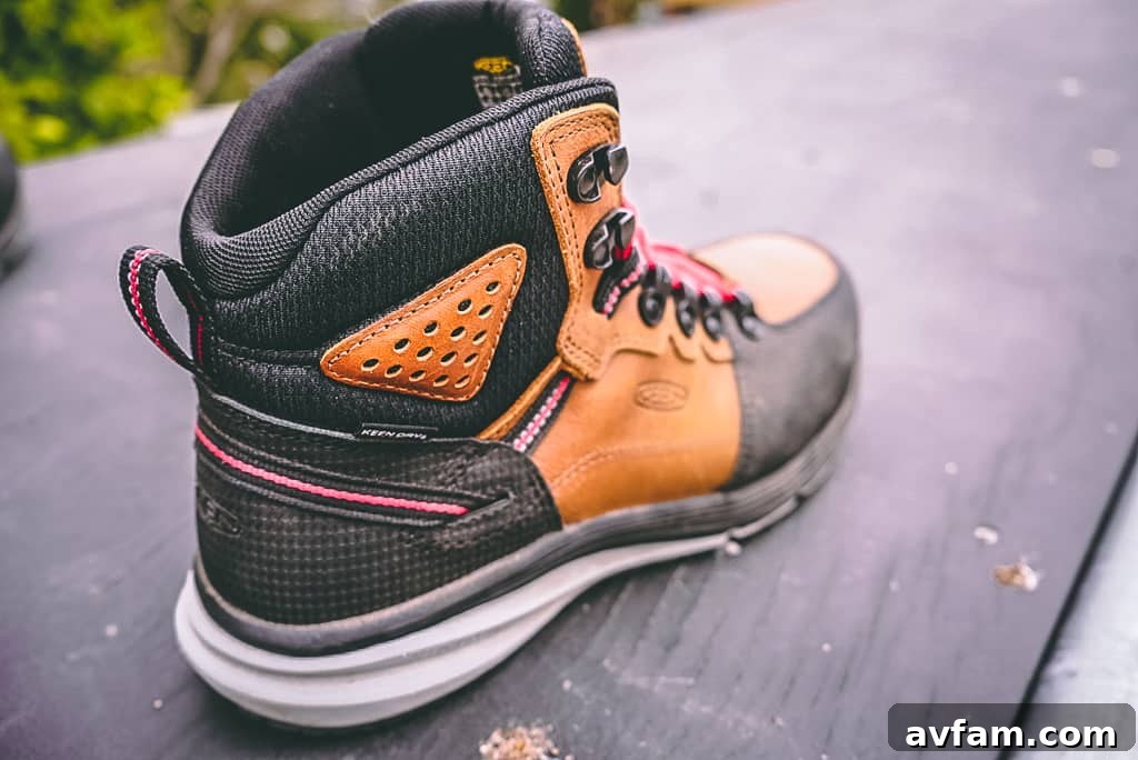 Keen Red Hook boot from behind, showing heel support