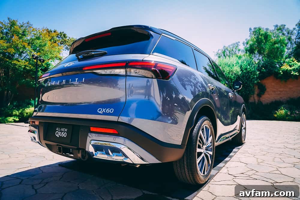 2022 Infiniti QX60 front view