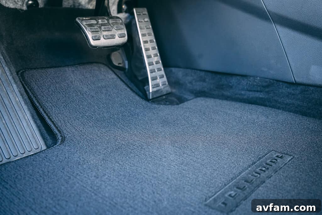 Kia Telluride rear seat armrest