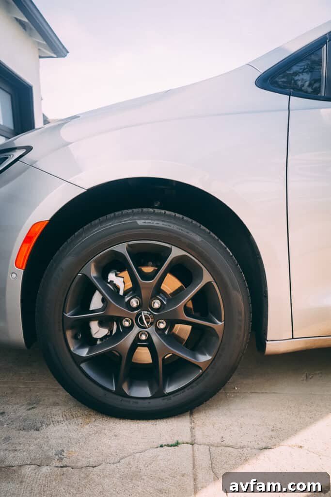 Close-up of the Pacifica's stylish alloy wheels and tire.