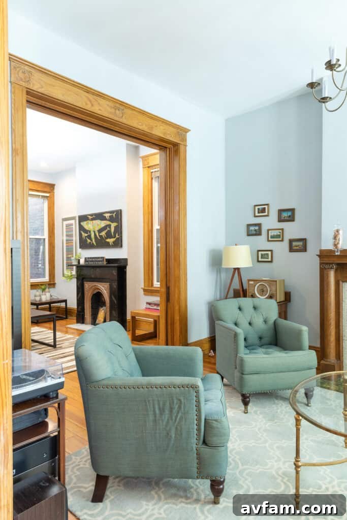 Richmond Restoration: A Historic House Reborn 32 Detailed view of a renovated living space in a Richmond VA historic home