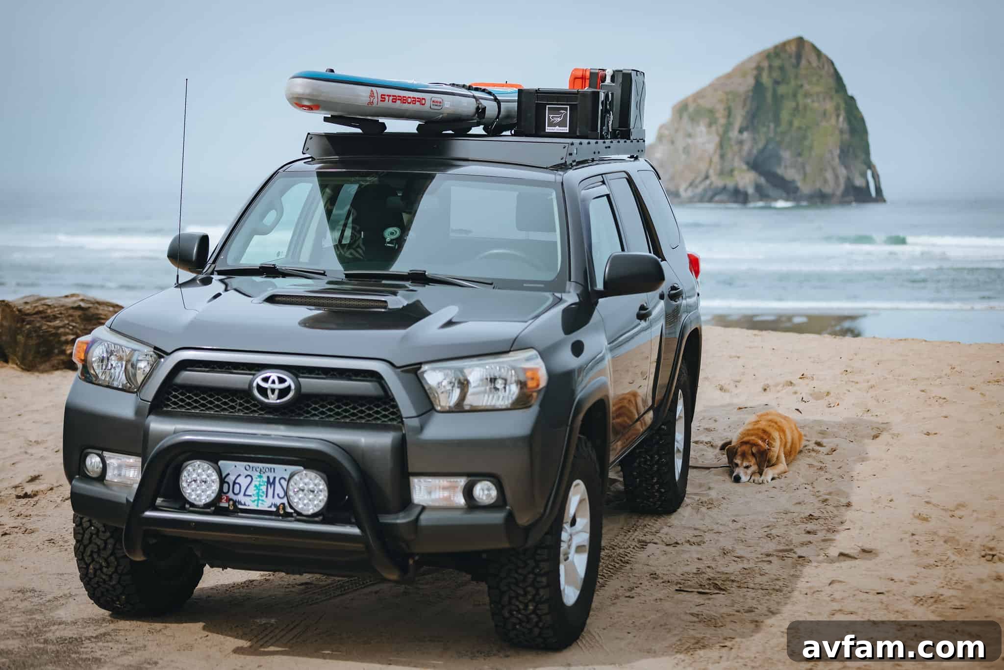 Slimsport sleek design Slimsport rack with a sleek design on a modern SUV