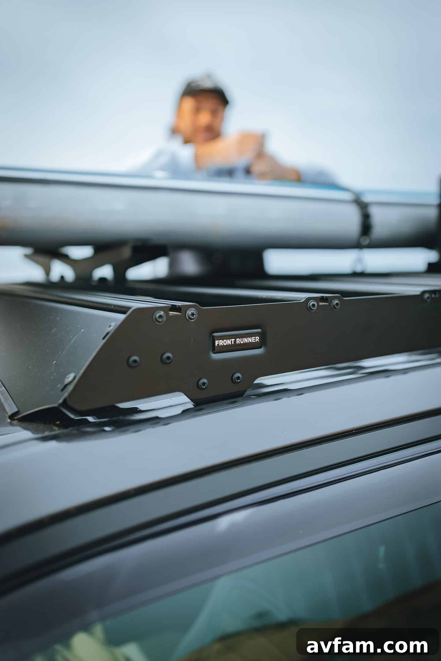 Slimsport SUP carrier Front Runner paddleboard/surfboard carrier securely holding a SUP on the Slimsport rack