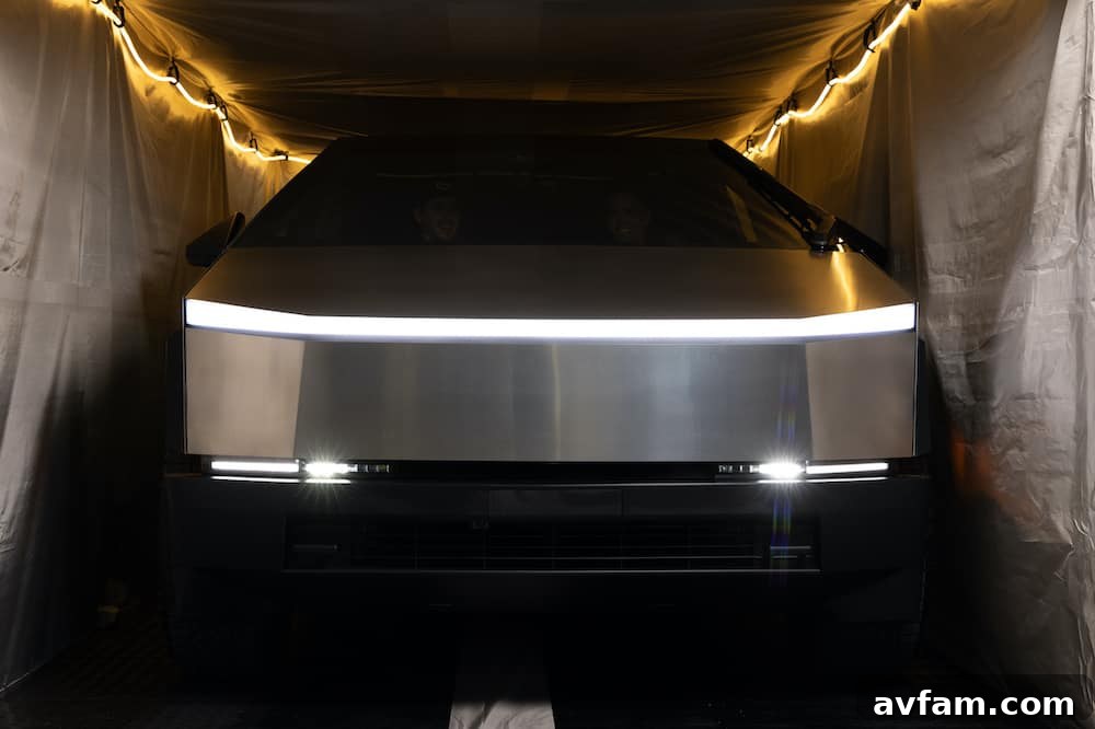 Side view of a vehicle fully protected inside the CYBERCYLENT Faraday cover