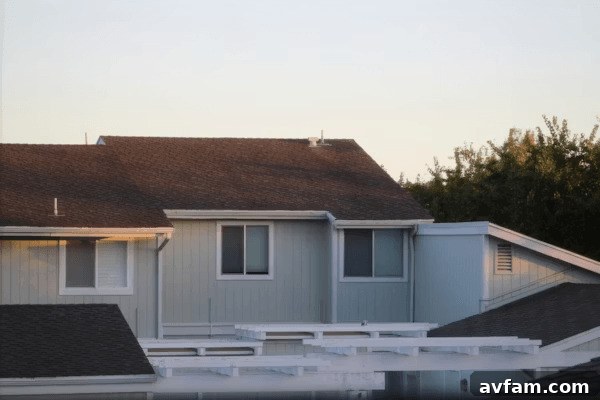 a row of houses sitting next to each other