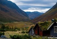 Heating a Cabin Off the Grid: Safe Ways to Stay Warm Without Power