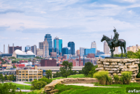 Kansas City High-Rise vs Traditional Home: Key Differences